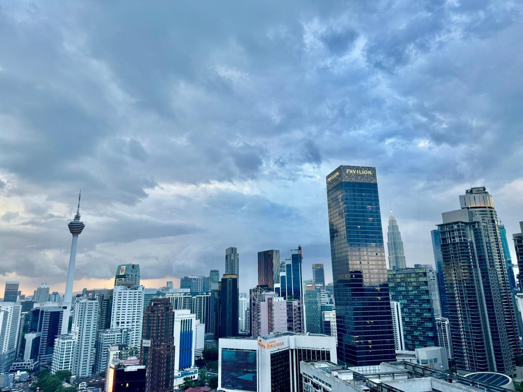 Klcc Suites At Axon By Skypool Kuala Lumpur Exterior photo